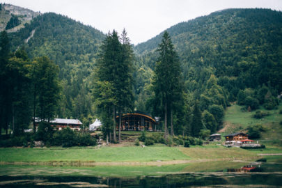 Un mariage pastel à la montagne à découvrir sur le blog mariage www.lamarieeauxpiedsnus.com - Photos : Ingrid Lepan