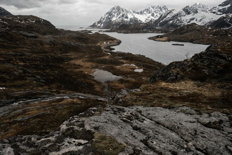 Un voyage de noces en Norvège et à la découverte du cercle arctique - Photos et récit : Julien Navarre Photography - A découvrir sur le blog mariage www.lamarieeauxpiedsnus.com