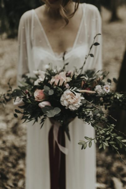 Un mariage simple et éco-responsable à La Roche Couloir - Stylisme : Marie Svetlana Kadjo - Wedding and Happiness - Photos : Cécile Bellu - Blog mariage : La mariée aux pieds nus