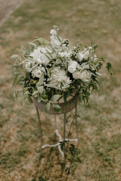 Un mariage champêtre au château de Pramenoux près de Lyon - à découvrir sur www.lamarieeauxpiedsnus.com - Photos : You Made My day