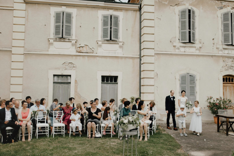Un mariage champêtre au château de Pramenoux près de Lyon - à découvrir sur www.lamarieeauxpiedsnus.com - Photos : You Made My day