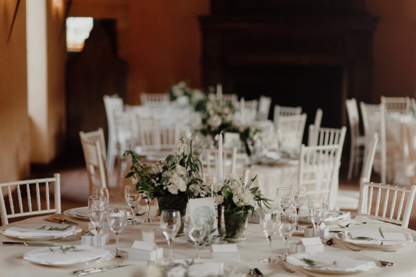 Un mariage champêtre au château de Pramenoux près de Lyon - à découvrir sur www.lamarieeauxpiedsnus.com - Photos : You Made My day